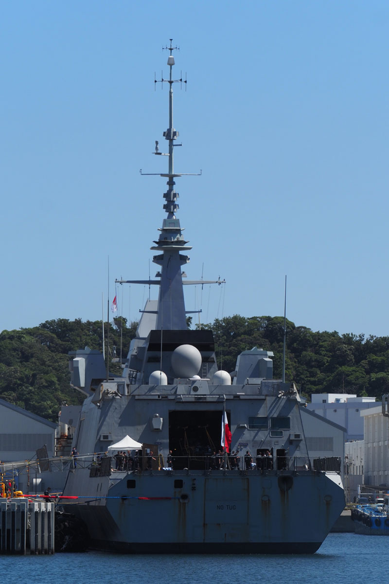 イタリア海軍空母カブール来航: 猫にゃんのブログ
